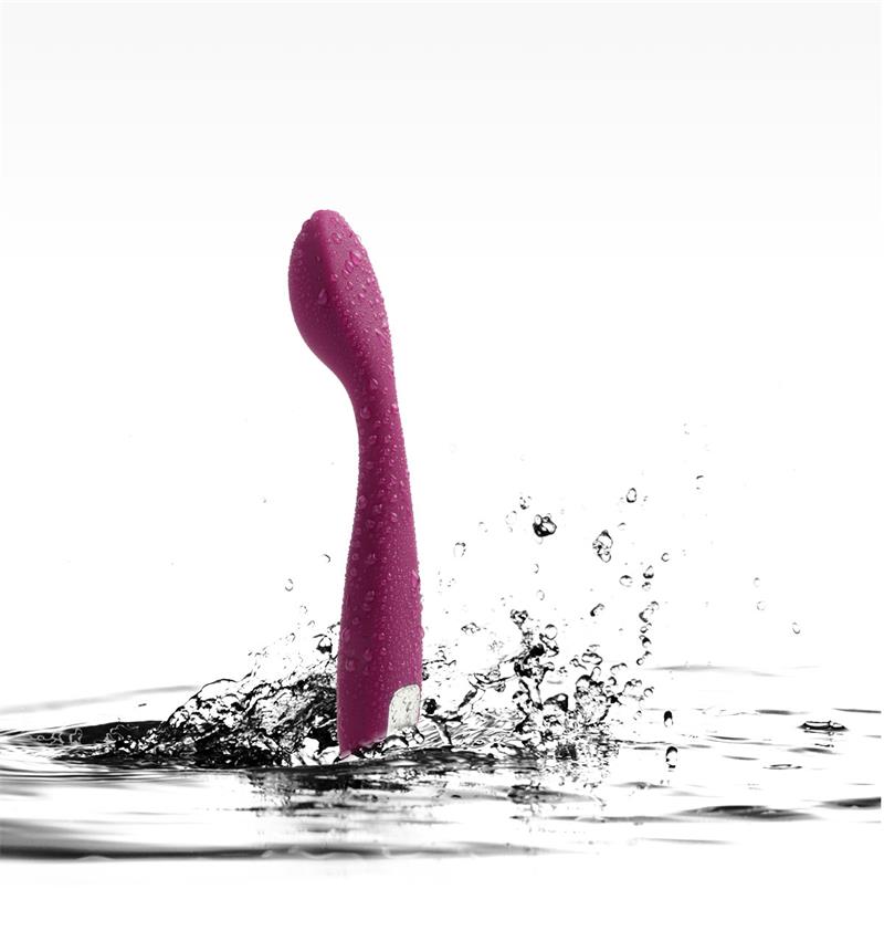 100% Waterproof clitoral vibe for woman